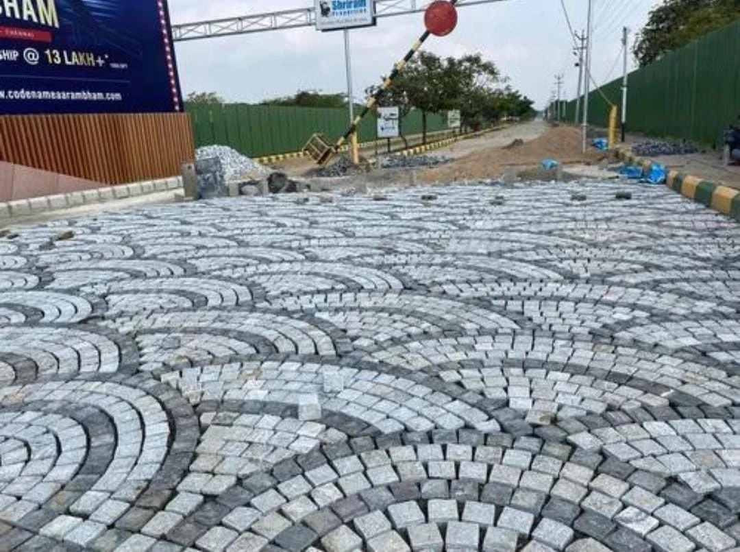 Cobble Stone Lying