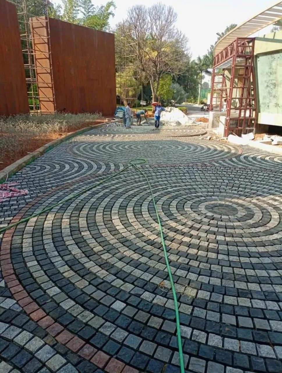 Cobble Stone Lying