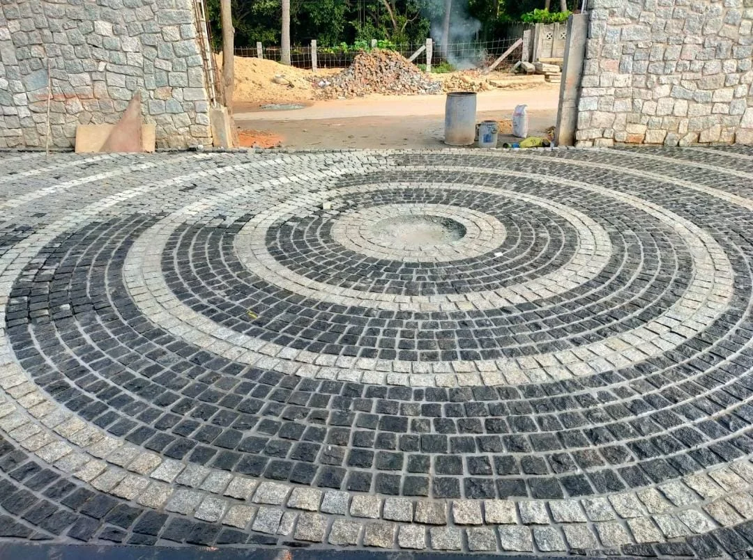 Cobble Stone Lying