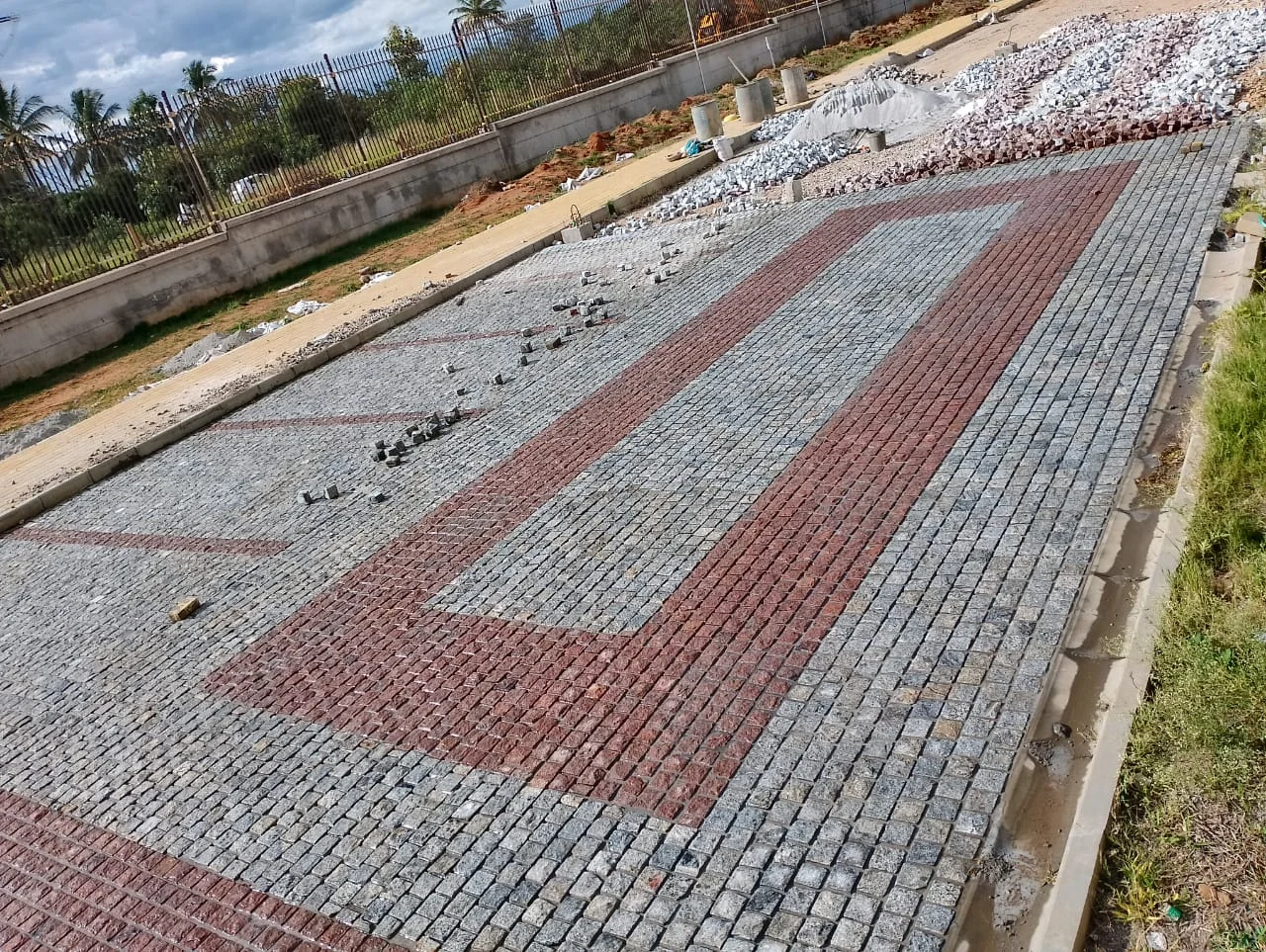 Cobble Stone Lying