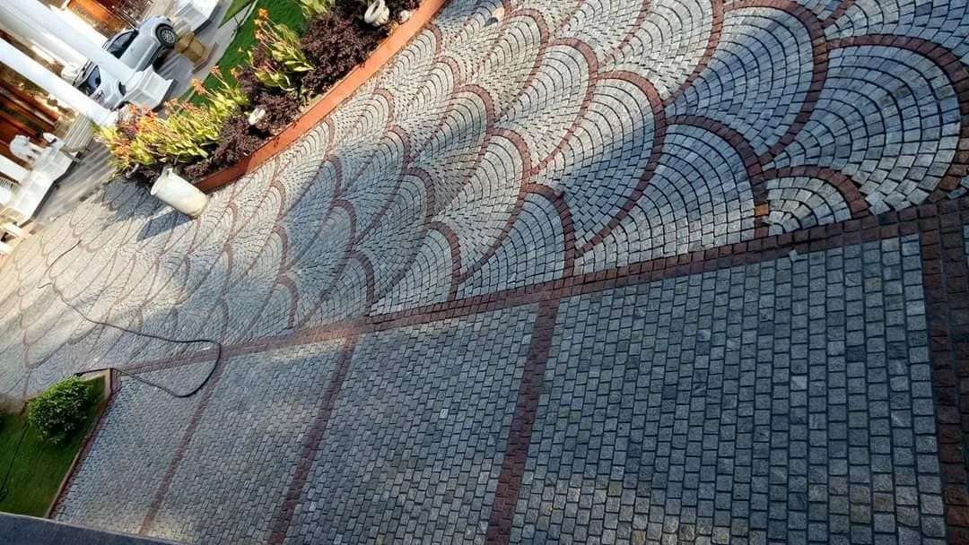 Cobble Stone Lying