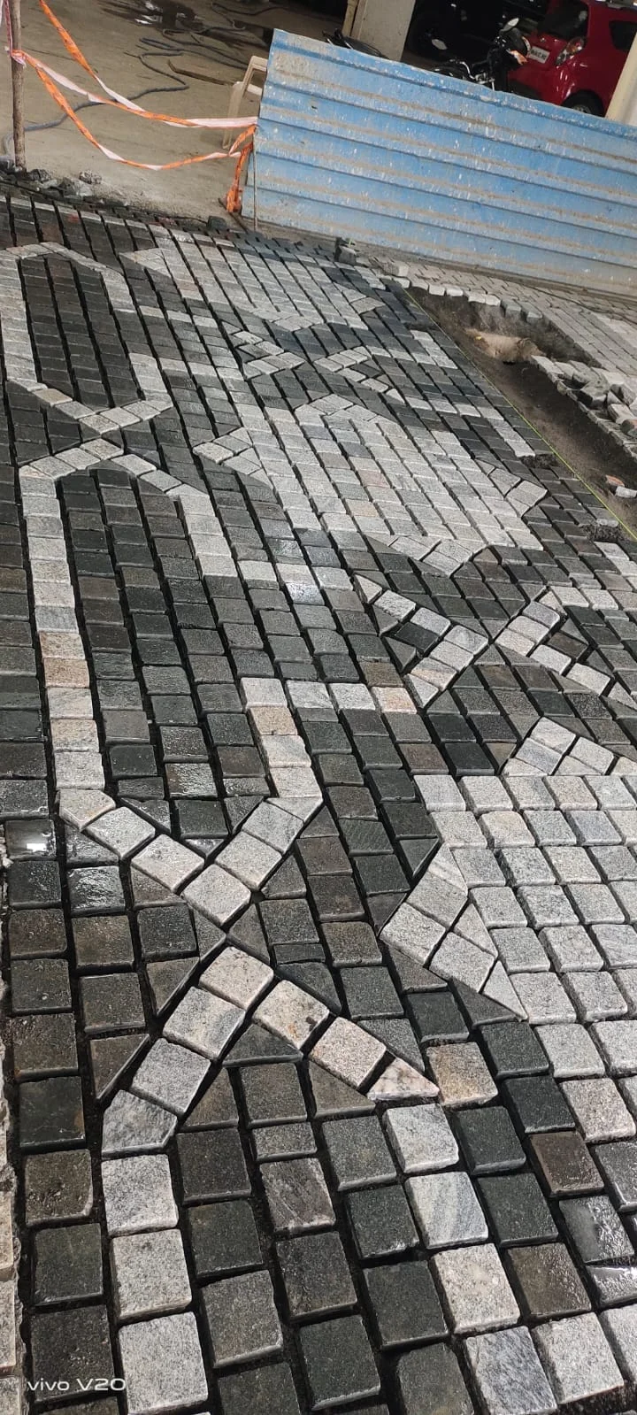 Cobble Stone Lying