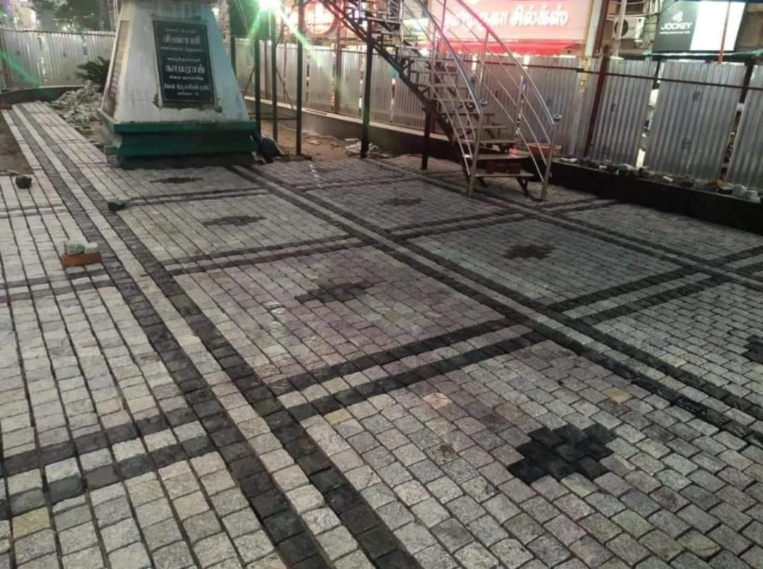 Cobble Stone Lying