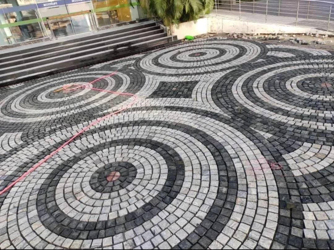 Cobble Stone Lying