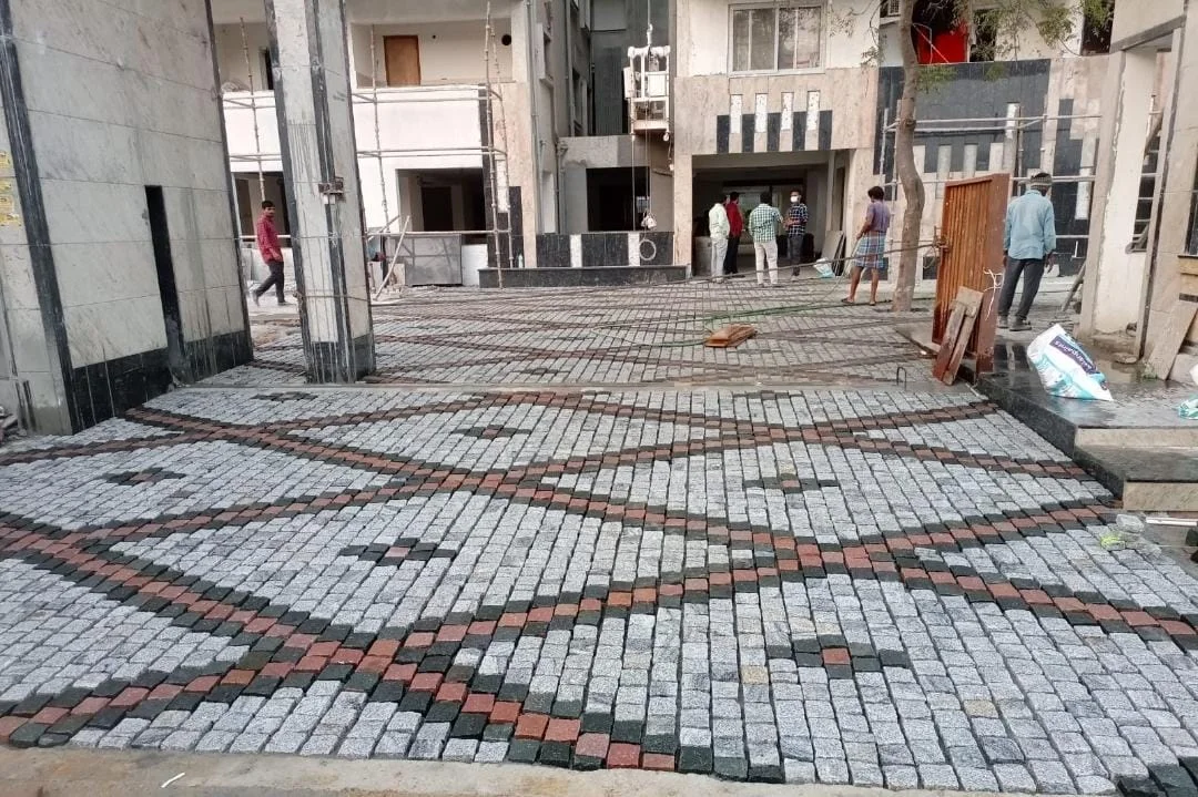 Cobble Stone Lying