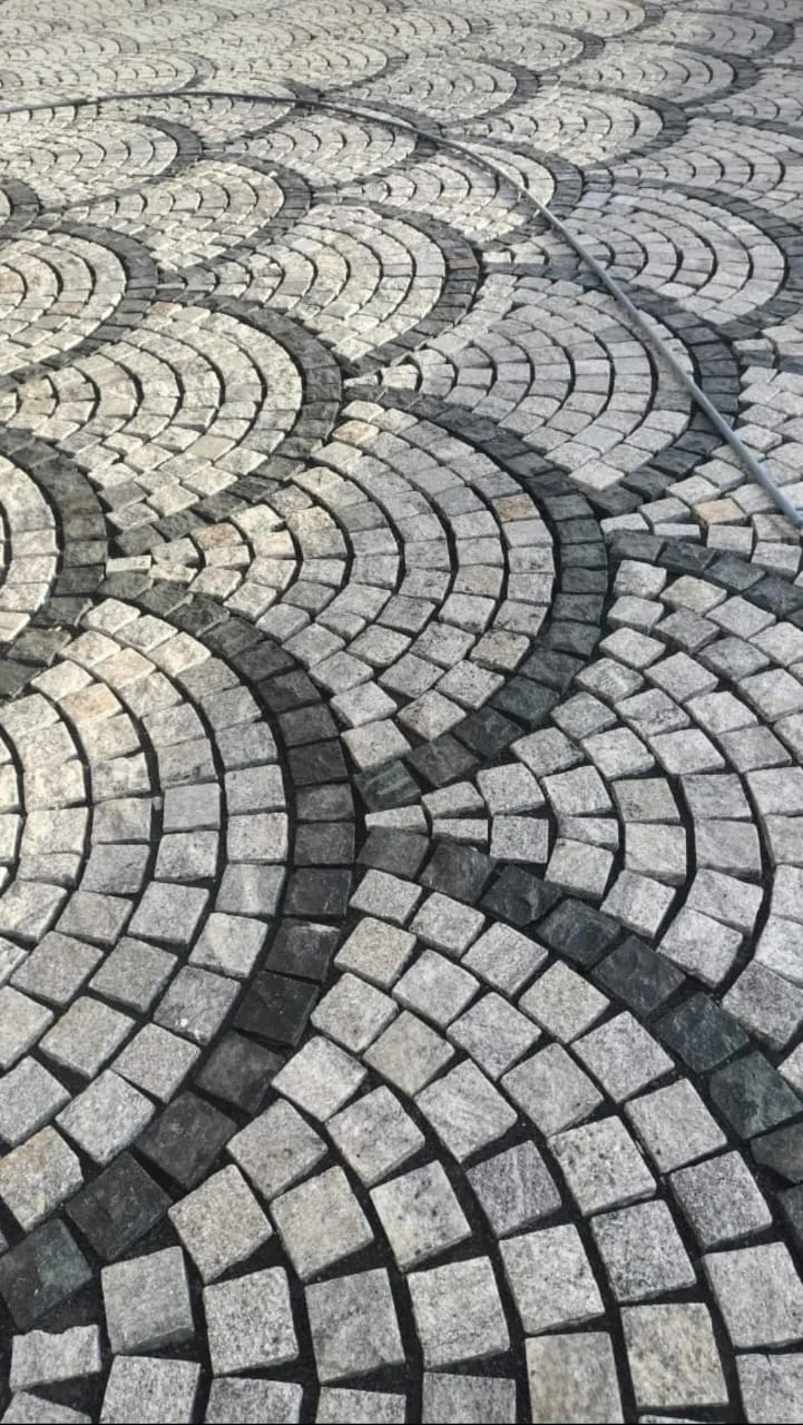 Cobble Stone Lying