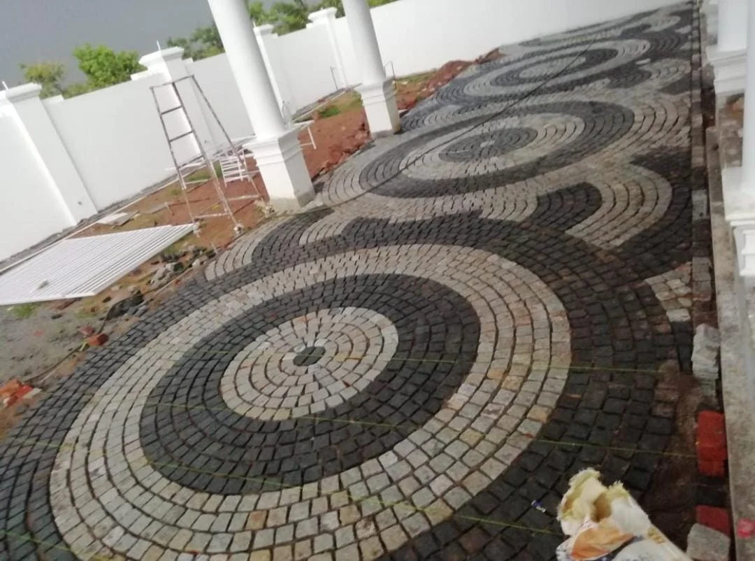 Cobble Stone Lying