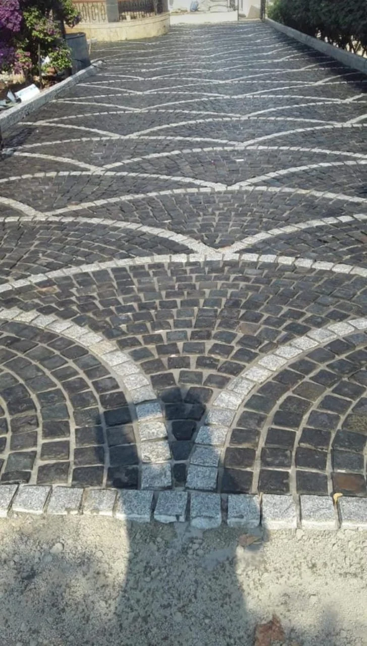 Cobble Stone Lying